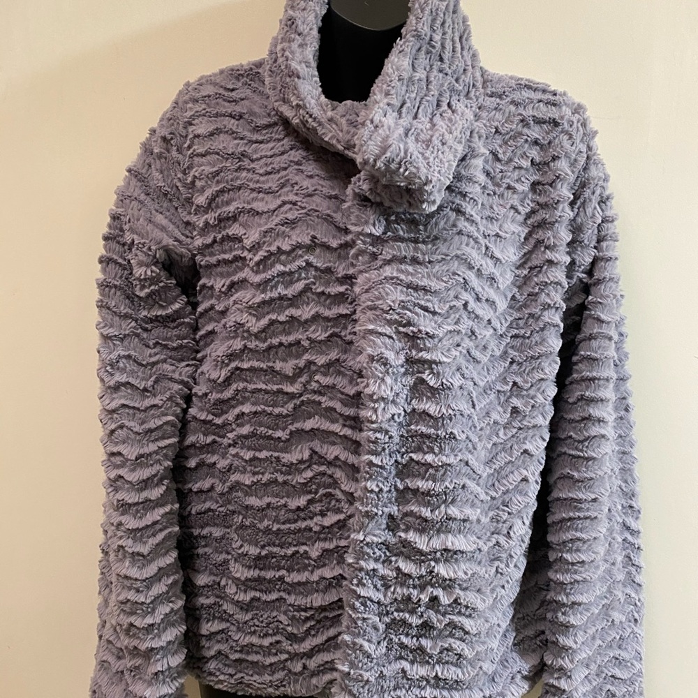 Deadstock 2010 women’s Patagonia pelage jacket